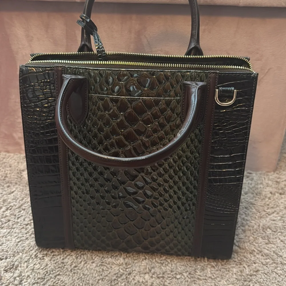 Brahmin Caroline in Hunter Amaya - Picture 4 of 5